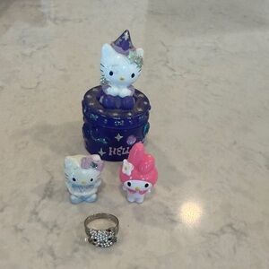 Hello Kitty Figurine Set with Ring @ trinket box vintage